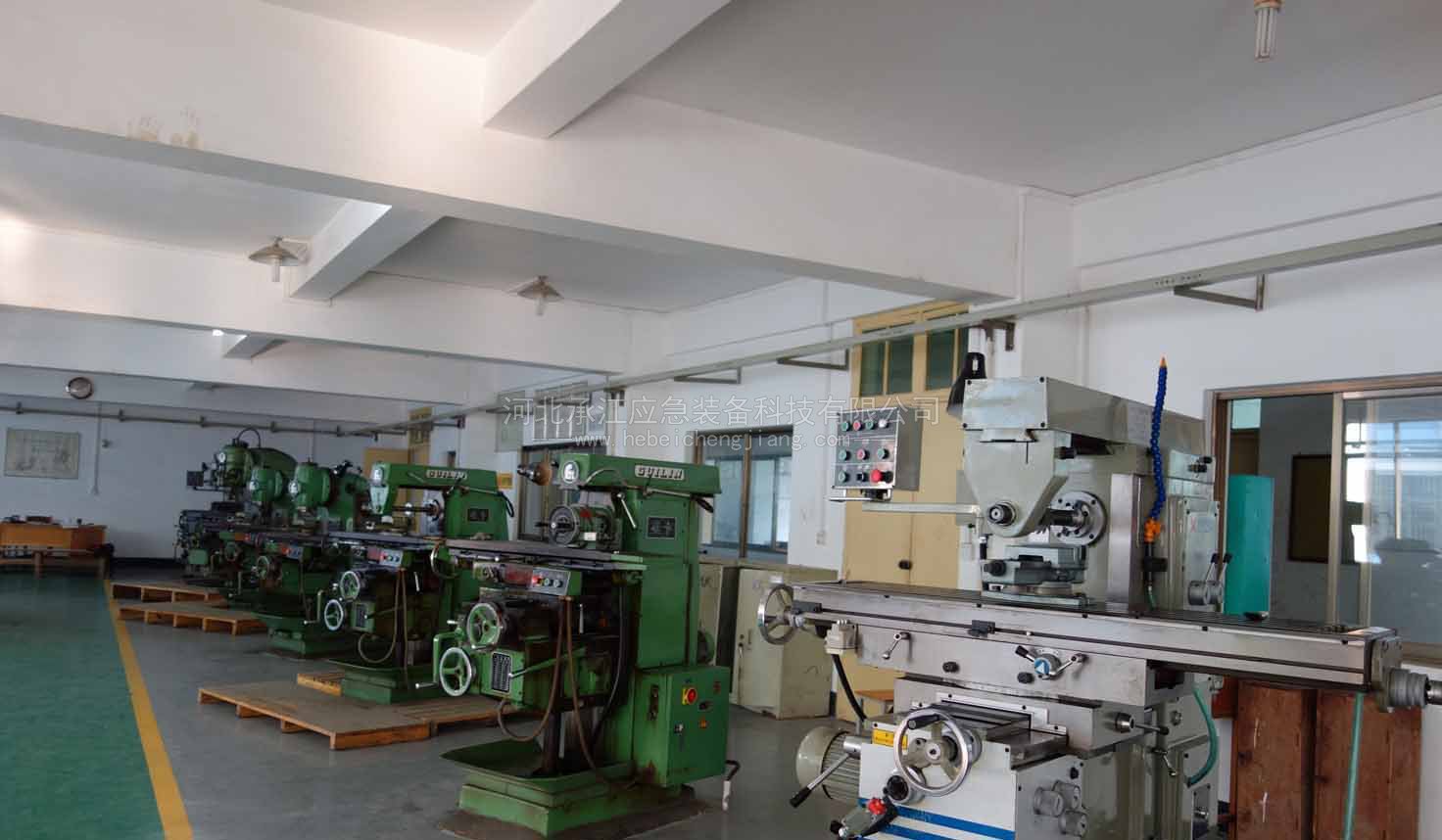 沖床機加工車間